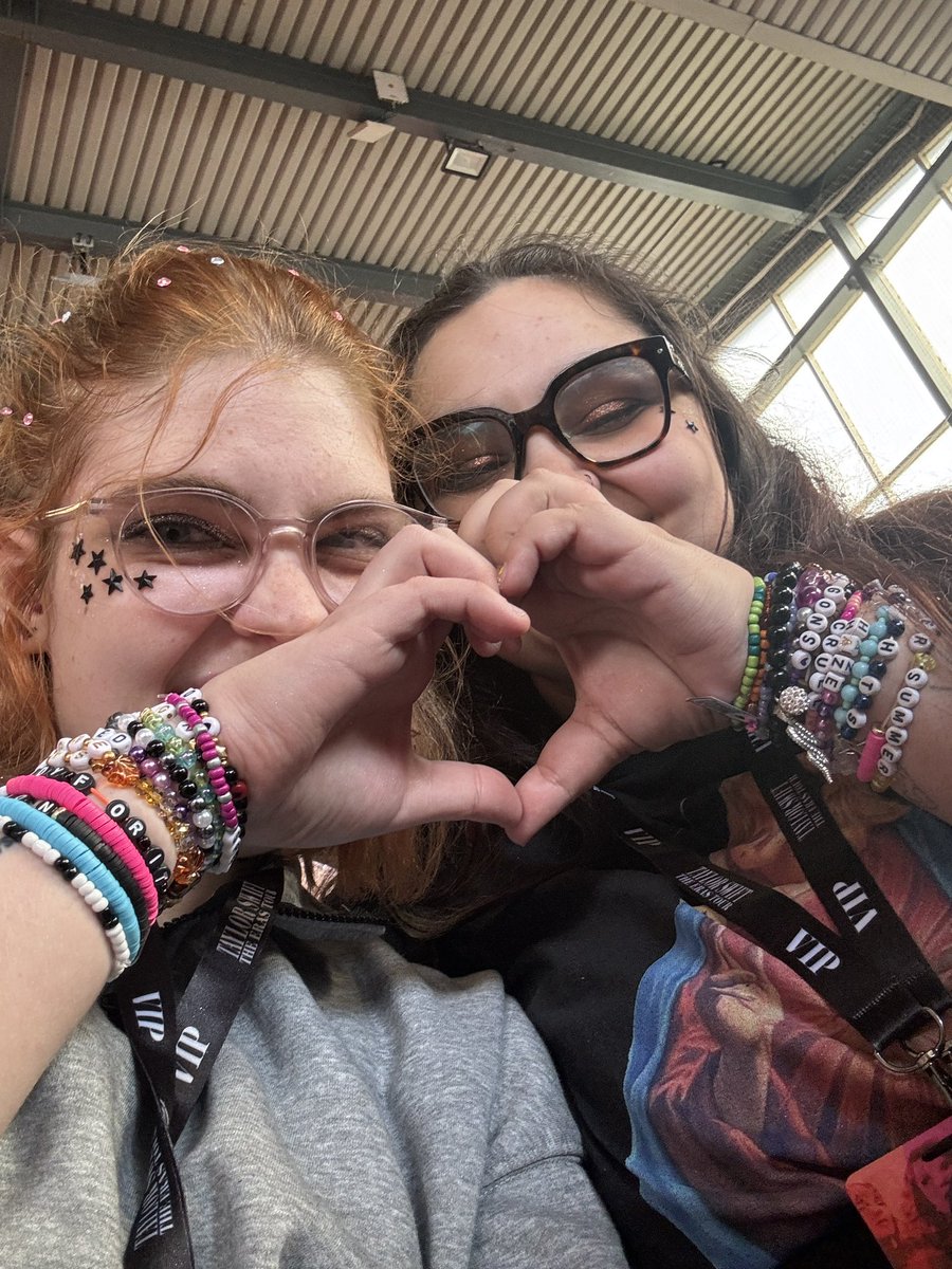 estella 🩷 tweet media