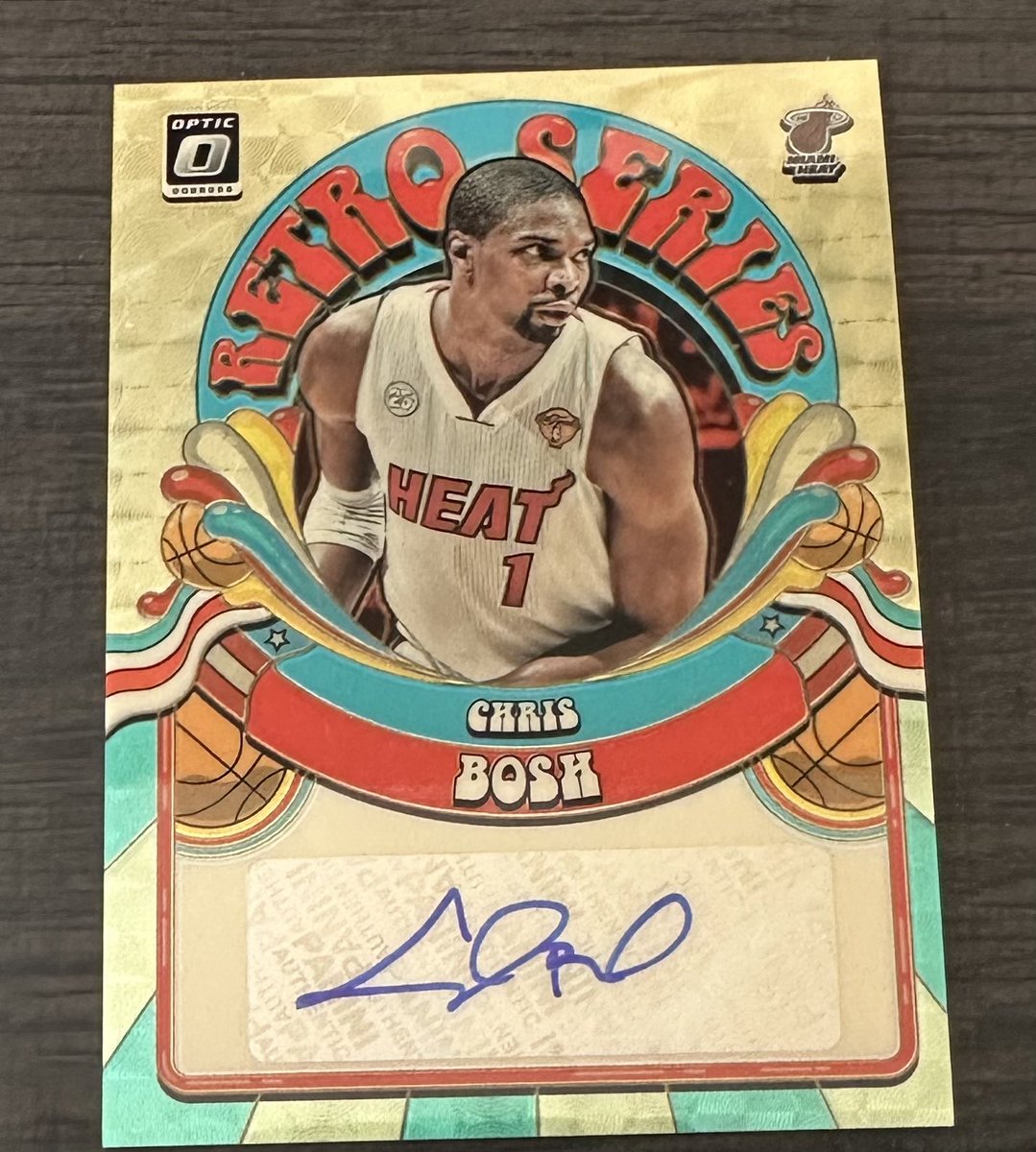 brysonke26's tweet photo. @cardboardbst Chris Bosh 1/1 Retro Series Gold Vinyl Auto $450 https://t.co/d9NXjXNtLn