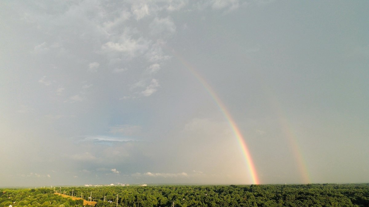 dcfeng's tweet image. Rainbow from Rockville. @capitalweather