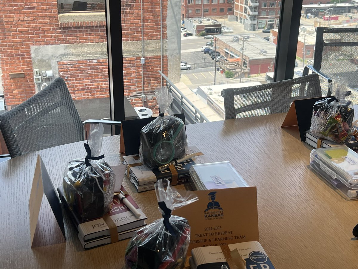 LBilboErvin's tweet photo. Thanks @JudithC1908 for providing the space to retreat and reset with @kckschools Leadership and Learning Team!!!  @AhuskerAmy @mrjoshuasnyder @KristenScottISU @daniralflores  Sarah Lucero #BetterTogether https://t.co/pQeWSALgYv