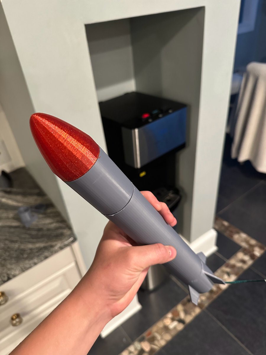 EmsRocketry's tweet photo. Here we have Mile 360 Unit 10 ready for flight hopefully tomorrow evening!
Another thing worth mentioning is that this rocket is using the same exact nosecone we used on our very first Mile 360 rocket, Unit 1. https://t.co/ZKFr8AuR6M