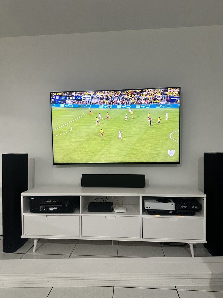 elinero88's tweet photo. Everything ready for the Colombia Game ⚽️🇨🇴
Vamos!!
@CopaAmerica @FCFSeleccionCol
#Colombia #Uruguay #CopaAmerica #Food #BBQDAYS https://t.co/x5GyMgcePd