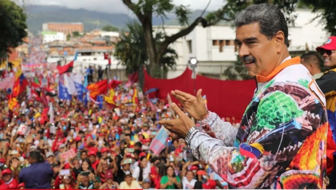 SierraCarlosVEN's tweet photo. ¡Vamos por una victoria contundente!

Así fue el recibimiento del candidato de la paz, @NicolasMaduro en San Cristóbal, estado Táchira. 

#NicolasEsVictoriaYPaz https://t.co/lXty0Cwzkt