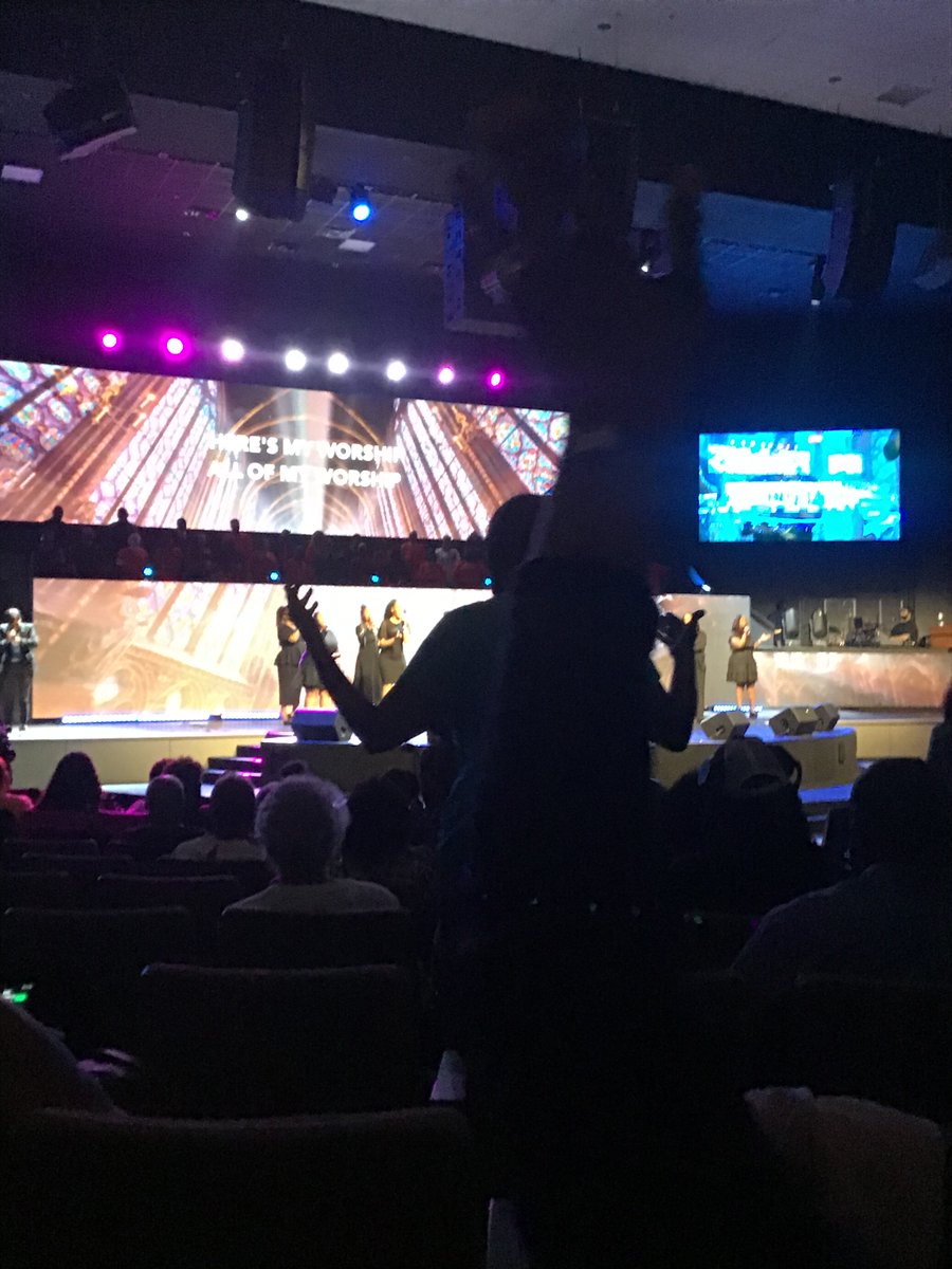 Nassau2013's tweet photo. Round 2 & Week 2 #ChristmasInJuly @FallbrookChurch #FallbrookChurch God no one can worship You for me🙌🏼 https://t.co/40nnJkISVn