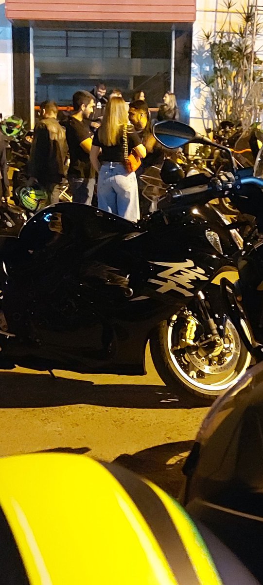 Metetsu_'s tweet photo. Hayabusa é a moto mais bonita já feita na humanidade qualquer cor e qualquer ano é absurdo https://t.co/ZObGbzpaPh