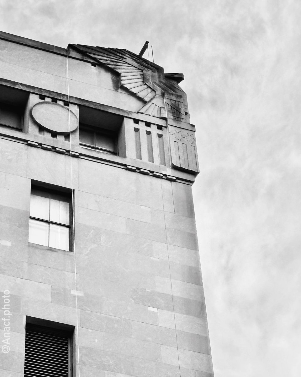 AnacfPhoto's tweet photo. 90 Church Street was federal building constructed between 1934 and 1935 and designed with a mixture of Neo-classicism and Art Deco located in lower Manhattan in NYC.

#nyc #bwphoto #bnwphotography #blackandwhitephoto  #urbanphotography #travelphotography #architecture https://t.co/32wBhlyQQz