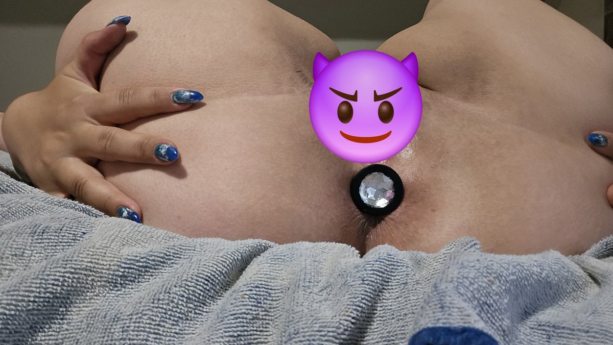 Krissybcd's tweet photo. Feels so good when both my holes are filled 😩 cum check out the full video here

https://t.co/pEDeP3mHv3

🚨50% off the first month to the first 20 fans🚨

Go quick! There you'll get complete and full access to my naughtiest side with absolutely no PPV! 💋

#Onlyfan #onlyfansbabe #onlyfanschick #onlyfansmilf #onlyfanspromo #onlyfanspaid #onlyfansfree #nudes #SellingContent #content #NSFW #sale #discount #promos #nsfwtwtًً  #ass #lingerie #VIP #ass #butt #buttplug #sparkle