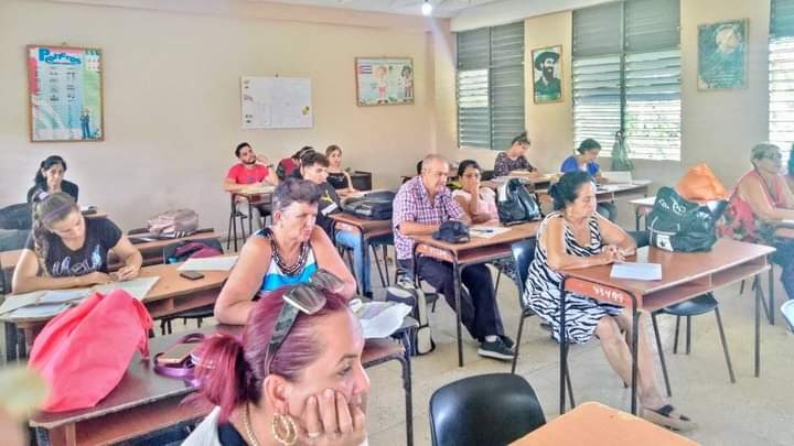 En la ESBU Juan Santander Herrera se desarrolla seminario de preparación para el curso escolar 2024-2025 a la altura de #SanctiSpíritusEn26 #CabaiguánEduca #SanctiSpiritusEnMarcha