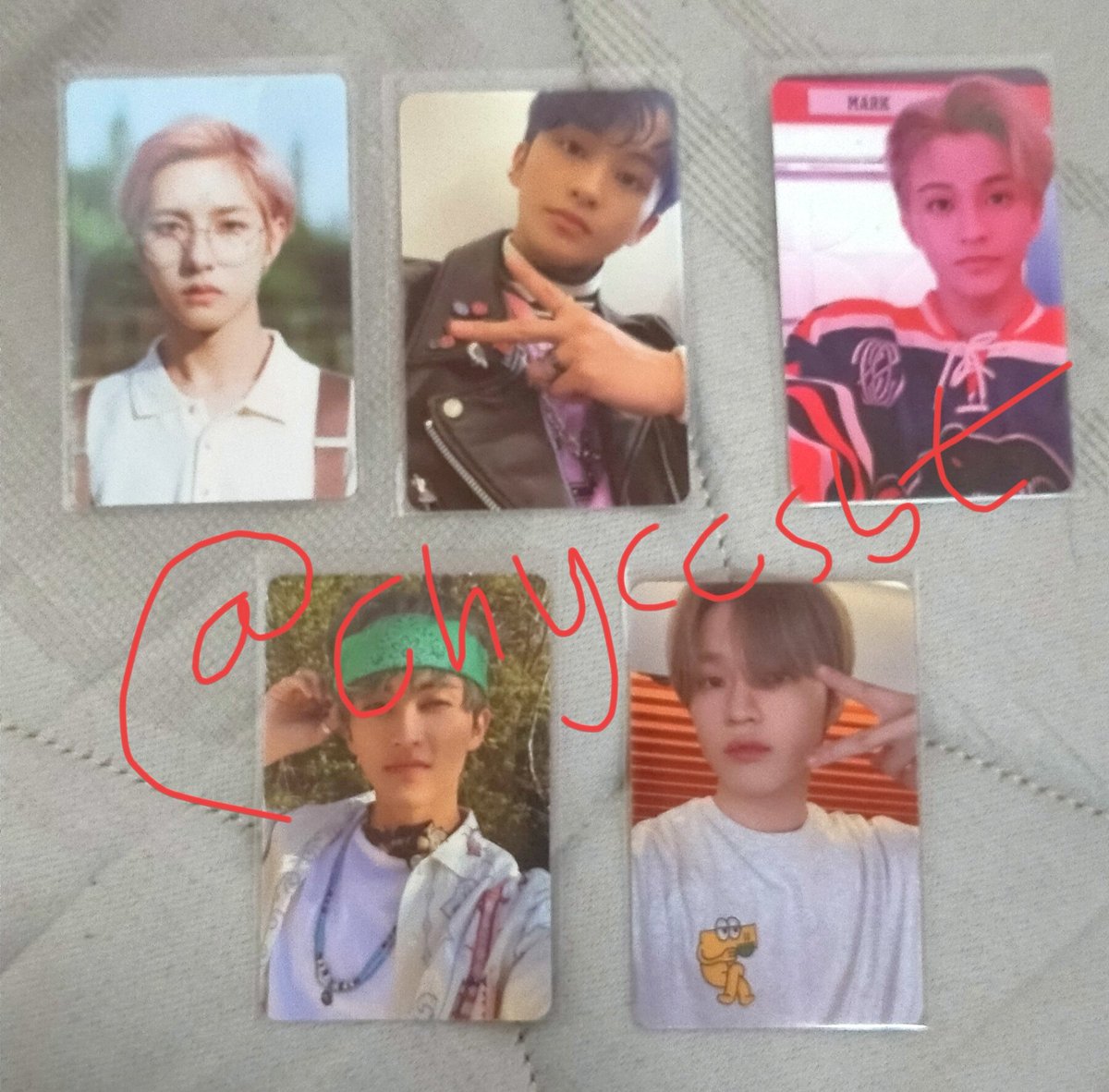 WTS LFB PHOTOCARD NCT 

—negotiable (agak sadis gapapa)
—pengiriman dari  malang jawa timur
—all good condition
—bisa shopee gratis ongkir maupun video

t. mark chenle renjun nct PC murah murce