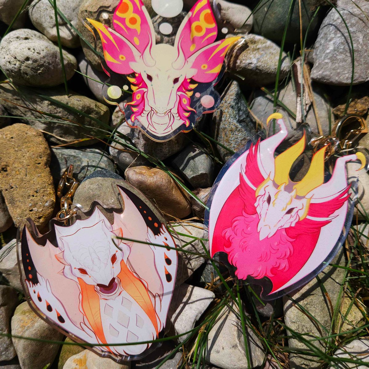 wishingowls's tweet image. Hello Hello!✨My online store has been updated and restocked with brand-new items! The link is provided below! [#fgcartist #shopopen]