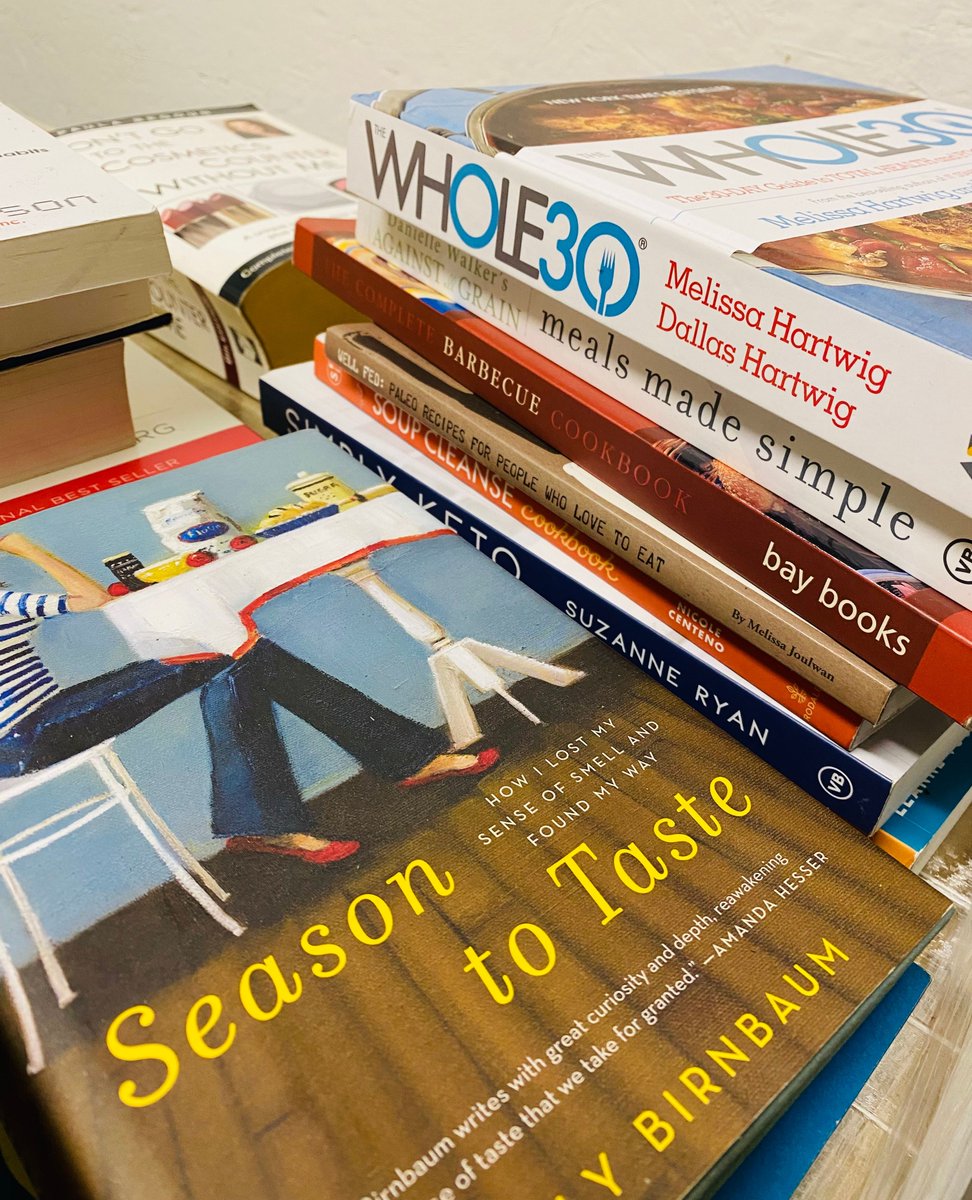 NoteologyFrag's tweet image. DOCK SALE, this Saturday, 10-4 @ Noteology! 

All books $1 each! 

From cookbooks and healthy eating books, to branding, marketing, business, psychology, management and perfume books, there's a great selection to choose from. 

#docksale #thissaturday #noteology #scranton