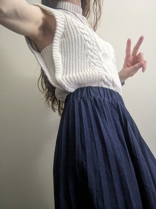 Really vibing with today's outfit 😀  Was going for a wholesome fit, but idk if I can call this one with<a href="/tag/fashion"class="tags"><span>#fashion</span></a><a href="/tag/athletic"class="tags"><span>#athletic</span></a><a href="/tag/trans"class="tags"><span>#trans</span></a><a href="/tag/armpit"class="tags"><span>#armpit</span></a><a href="/tag/athleticcl"class="tags"><span>#athleticcl</span></a>