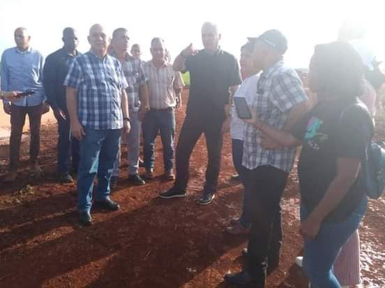 Yurien43591051's tweet photo. El encuentro con el Presidente Miguel Díaz Canel Bermúdez y el Dr Morales Ojeda fue un espacio provechoso donde la exigencia, el control y la responsabilidad fueron palabras de orden para lograr efectividad en nuestro trabajo #EducacionMayabequeMelena https://t.co/RlrfLnfyyG