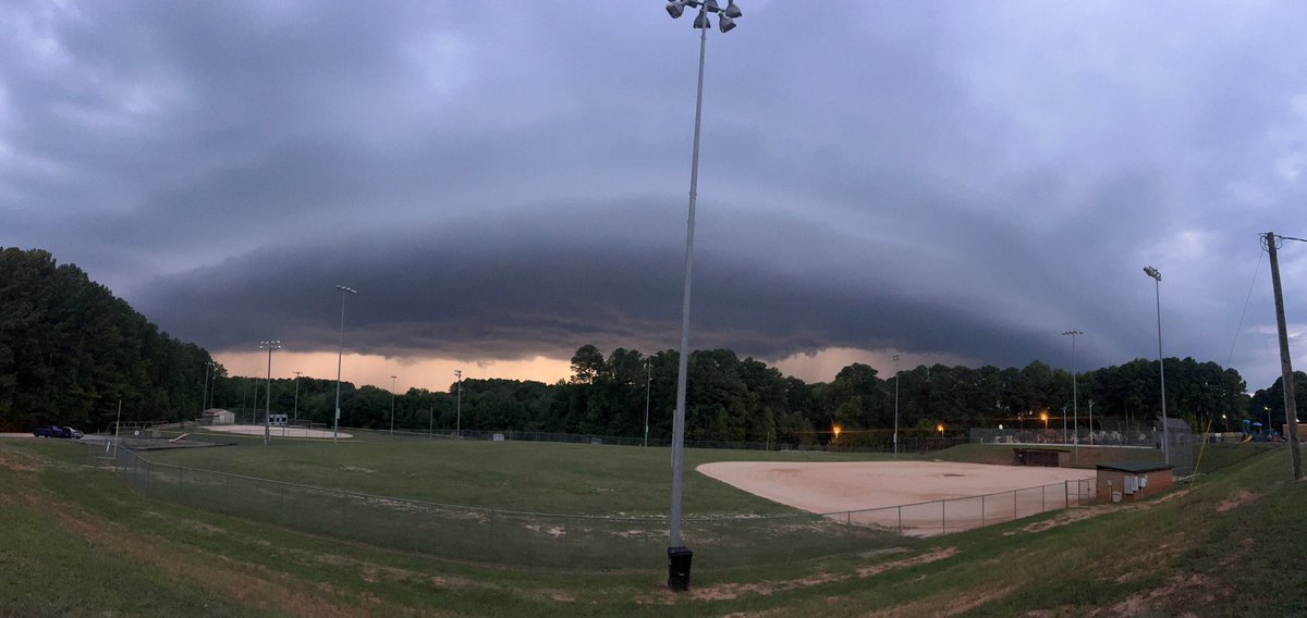 wakebrdrnc's tweet photo. @RaleighWx  west from Luddy #ncwx https://t.co/FJmH5kNYvN