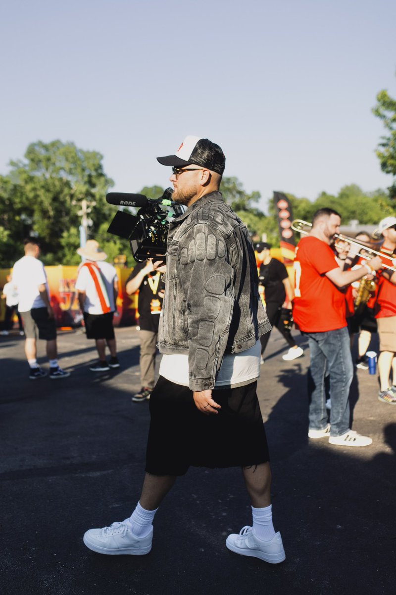 outthewayke's tweet photo. Styled Chiefs Travis Kelce’s Videographer Nate Rockett For The Kelce Jam Earlier This Summer. #StyledByKe 🪄 https://t.co/NabRpni9UT
