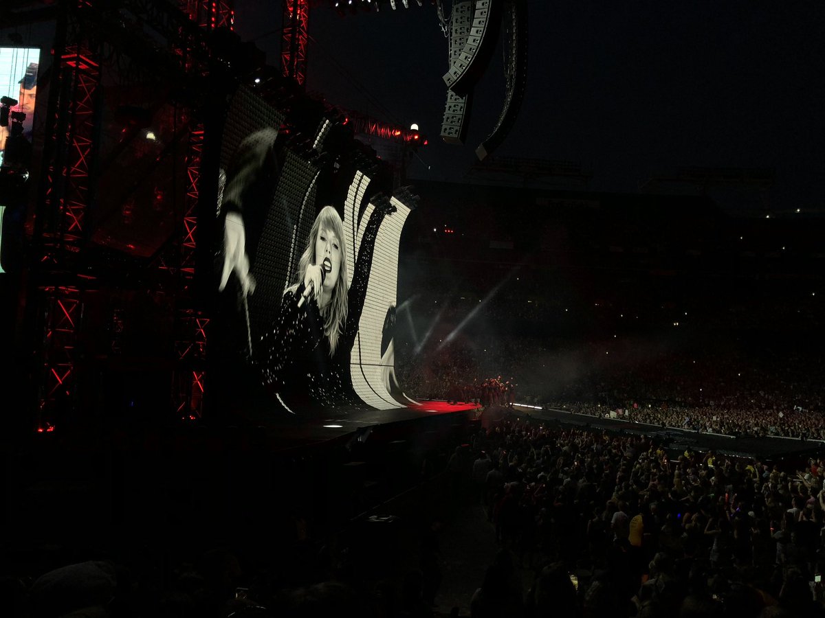 JWAndrews11's tweet photo. 6 years ago 🐍🖤
@taylorswift13 @taylornation13 #repTourDC https://t.co/QlAADQtDvN