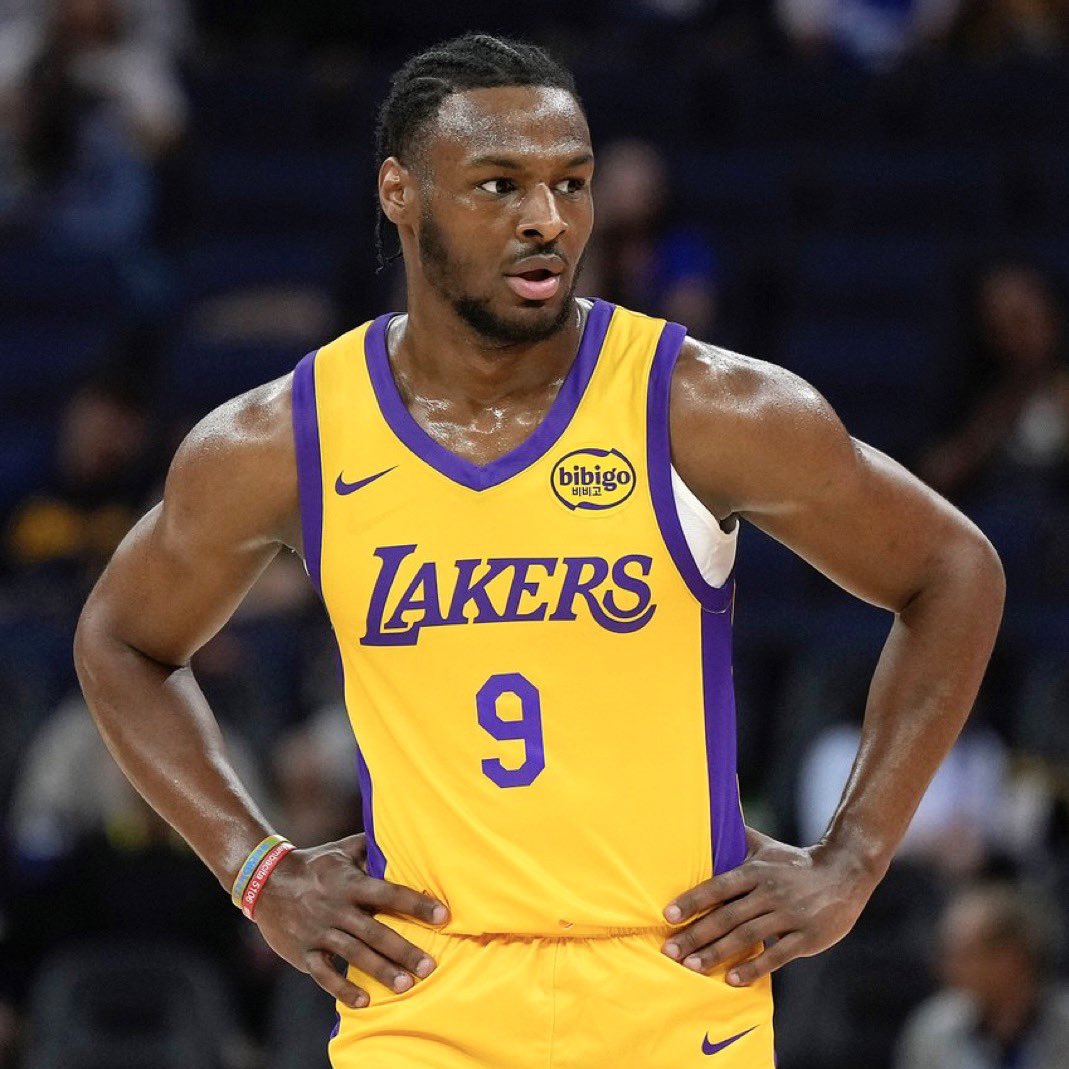 TheHoopCentral's tweet image. Bronny James tonight:

3 Points
5 Rebounds
3 Assists
3 Blocks
2 Steals
1/3 FGM