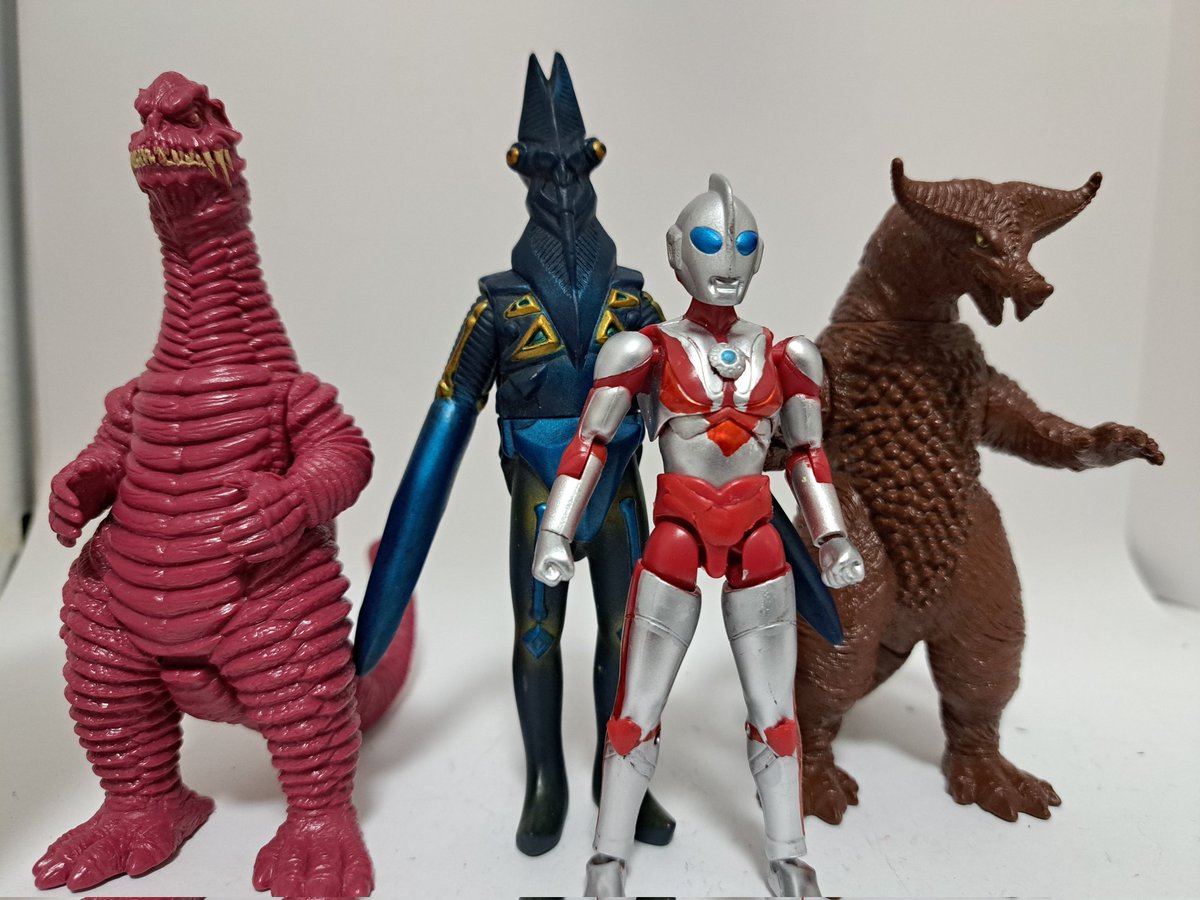 レッドキング＆ゴモラ＆バルタン星人＆ウルトラマン（バンダイ）ビッグ