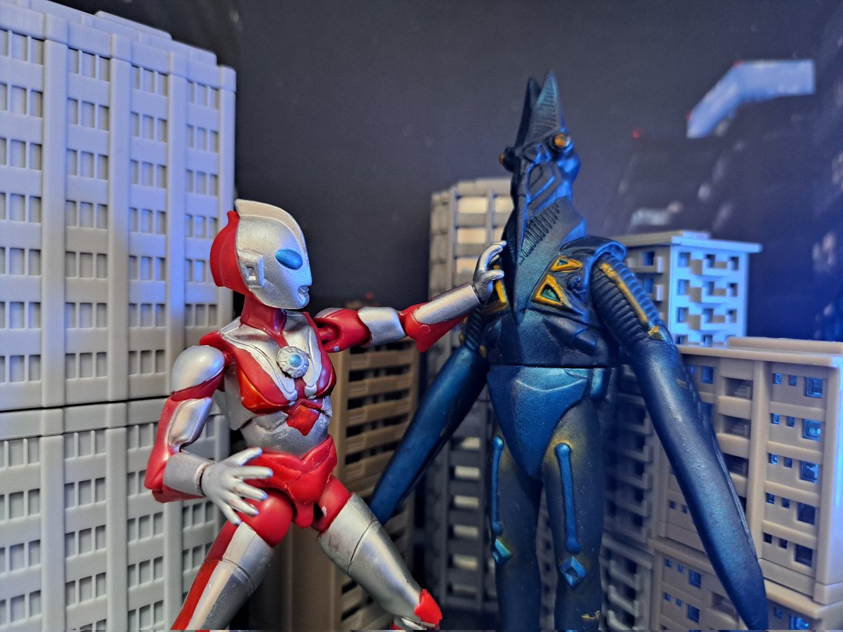 バンダイ DXビッグウルトラマン ゴモラ バルタン星人 レッドキング 当時物 当時の食玩であるDXビッグウルトラマンのゴモラとレッドキング(と
