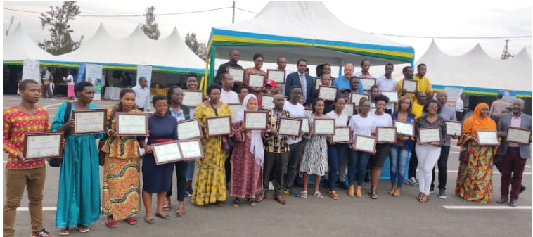 PAE_rwanda's tweet photo. From 20th-22th,June,2023 more than 60partners of Nyarugenge district attended the event of open day prepared by district,Each paterner have given a chance to explain what he/she provides and contributes to the community.Where @PAE_rwanda works on avoiding malnutrition in children https://t.co/MnwJdIAZsa