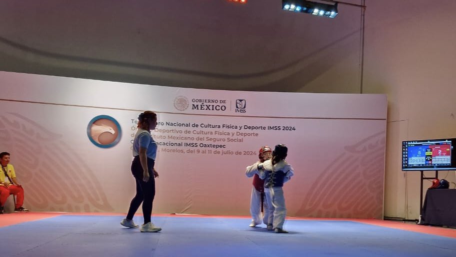 Tu_IMSS's tweet photo. 📸 En el desarrollo de los Juegos Nacionales #ODEIMSS, se llevó a cabo la Conferencia Formativa “Yo elijo mi futuro”, dirigida a concientizar a los adolescentes y jóvenes usuarios del #IMSS, en temas relacionados con los valores éticos, así como el problema de las adicciones. https://t.co/aemDr09nBk