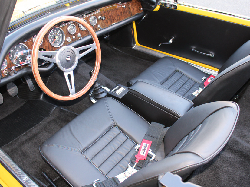Retromania4ever's tweet photo. 1965 Sunbeam Tiger Convertible 💛
🇬🇧 #classic #car https://t.co/IDgIK0XoJo