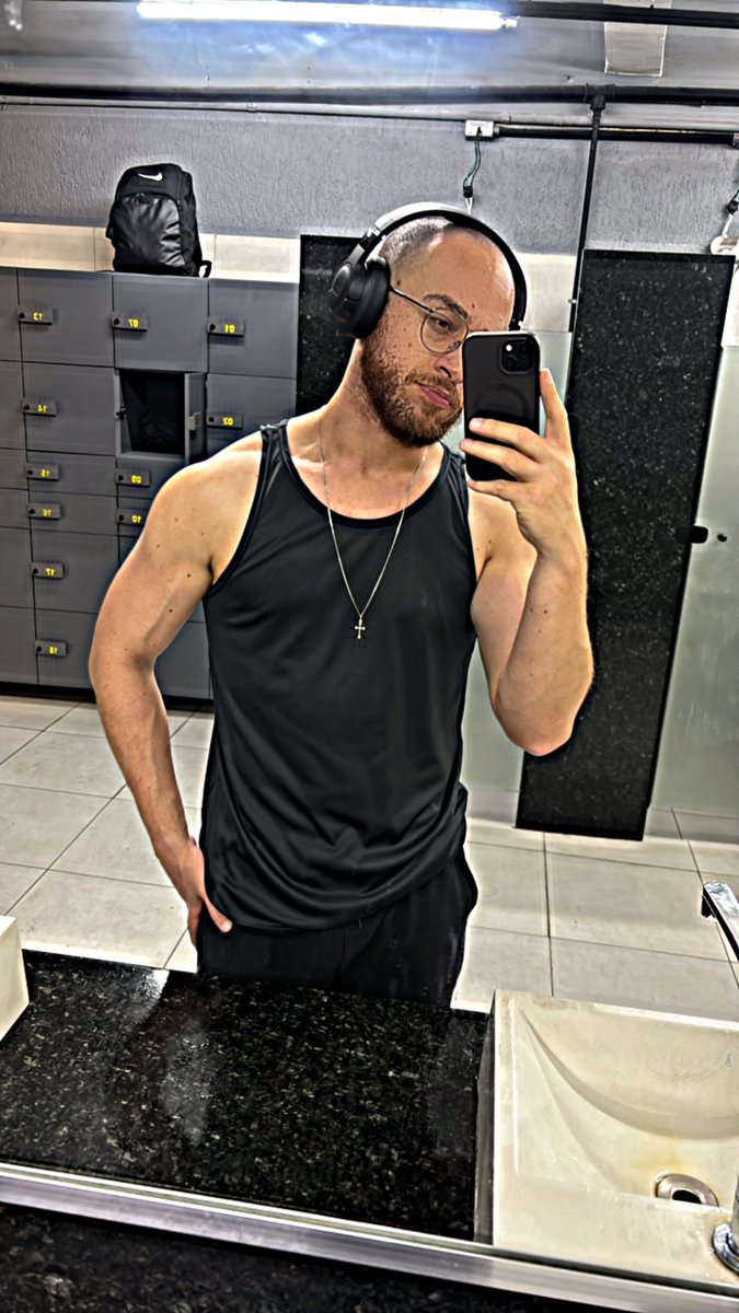ocarecaxyz's tweet photo. Quarta-feira…check 🥵✅
#gym #gymlife https://t.co/ZRFdH9ZgDk
