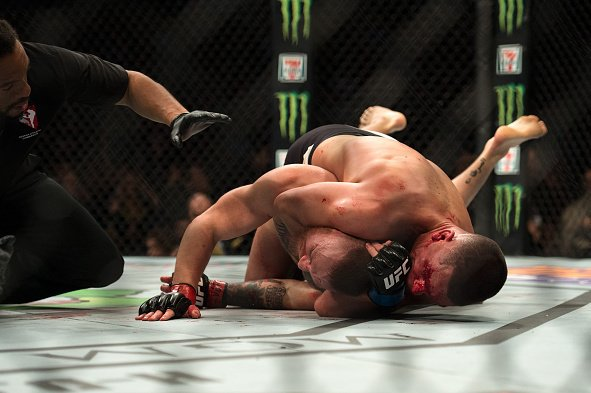 MchaelSNM1's tweet photo. Conor Mcgregor calling someone else a quitter is hilarious, he quit vs a fat short notice Diaz and VS his mortal enemy Khabib; drunky needs to put the phone down
#Itsonlybusiness #UFC https://t.co/GP5b7qUAAK