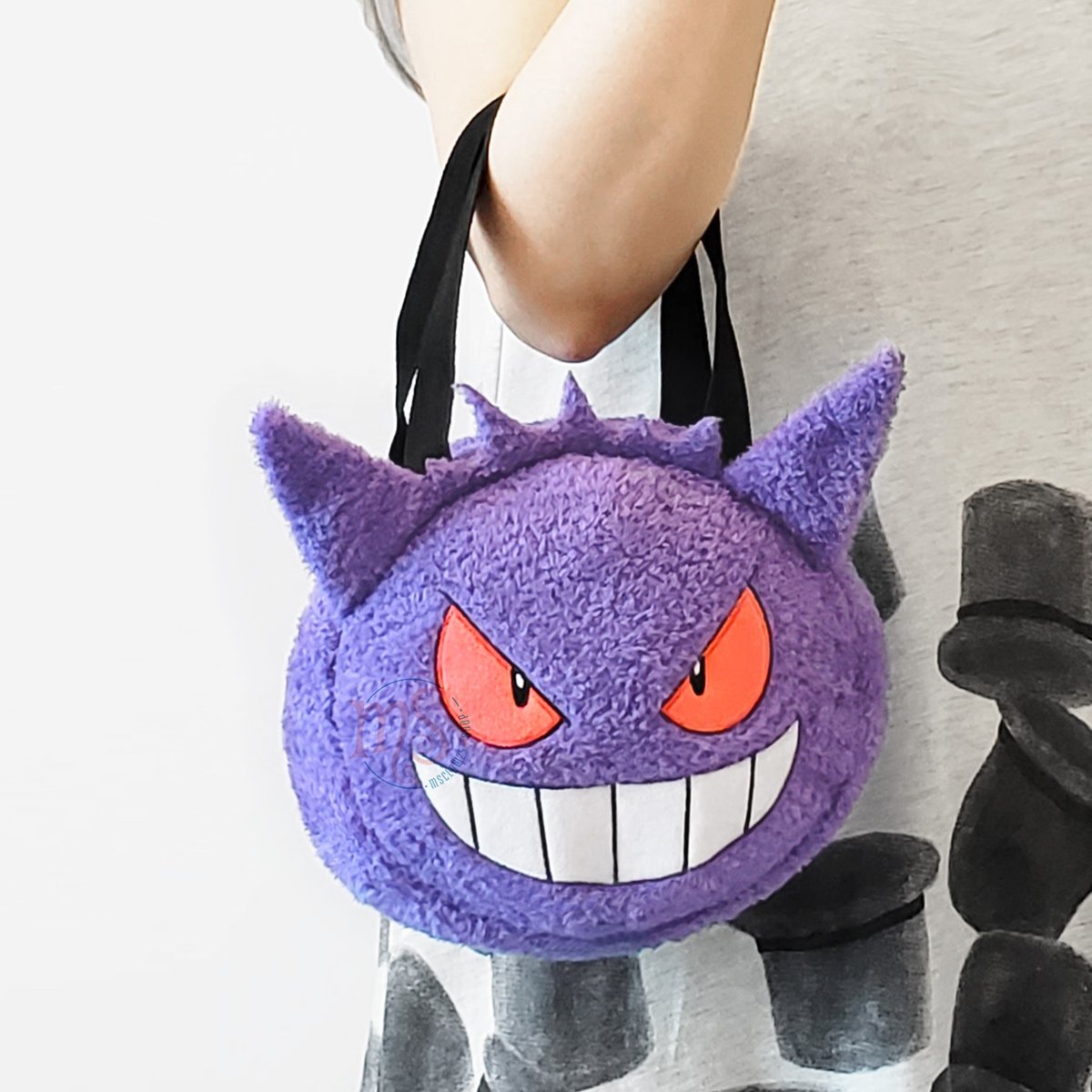 MSClaw25's tweet image. ⛩ Pokémon | Gengar Fluffy Small Carrying Bag

🛒 msclaw25.com
International shipping

-
#gengarbag #Gengar #Gengarplush #ghostpokemon #poisonpokemon #pokemonbag #pokemonpouch #pokemon #pokemonplush #pokémon #pokèmon #pokemongo #pokemonlove
#toyshop #japantoys