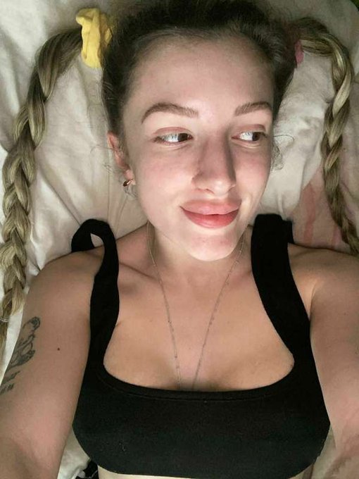 Who's still up? 🤔 https://t.co/xhpdMzVjKd<a href="/tag/dwts"class="tags"><span>#dwts</span></a><a href="/tag/sports"class="tags"><span>#sports</span></a><a href="/tag/horror"class="tags"><span>#horror</span></a><a href="/tag/football"class="tags"><span>#football</span></a><a href="/tag/explore"class="tags"><span>#explore</span></a><a href="/tag/christmas"class="tags"><span>#christmas</span></a>