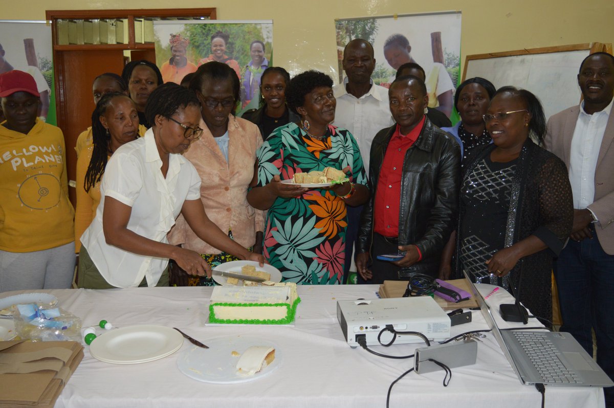 EPTFnavigators's tweet photo. Earlier this week our participants in Eldoret graduated. It is such a joy to witness their growth. Congratulations to all participants who graduated in Langas, Eldoret. May the Lord empower you to restore dignity in your homes and communities. https://t.co/3ATbUqwvVk