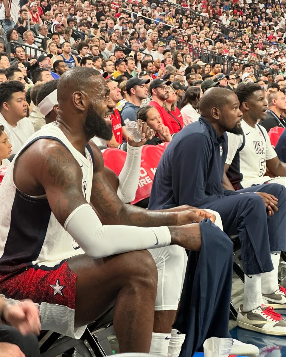 kjmts16's tweet photo. USA vs Canada
Great game, players, coaches, fans, celebrities, seats
Perfect 🤩
#usabmnt #usabasketball #showcase #usa #canada #basketball #lebron #lebronjames #king #kevindurant #kd #anthonyedwards #antman #stephcurry #steph #chefcurry #anthonydavis #ad #stevekerr #coachkerr https://t.co/hnXr9eZqor
