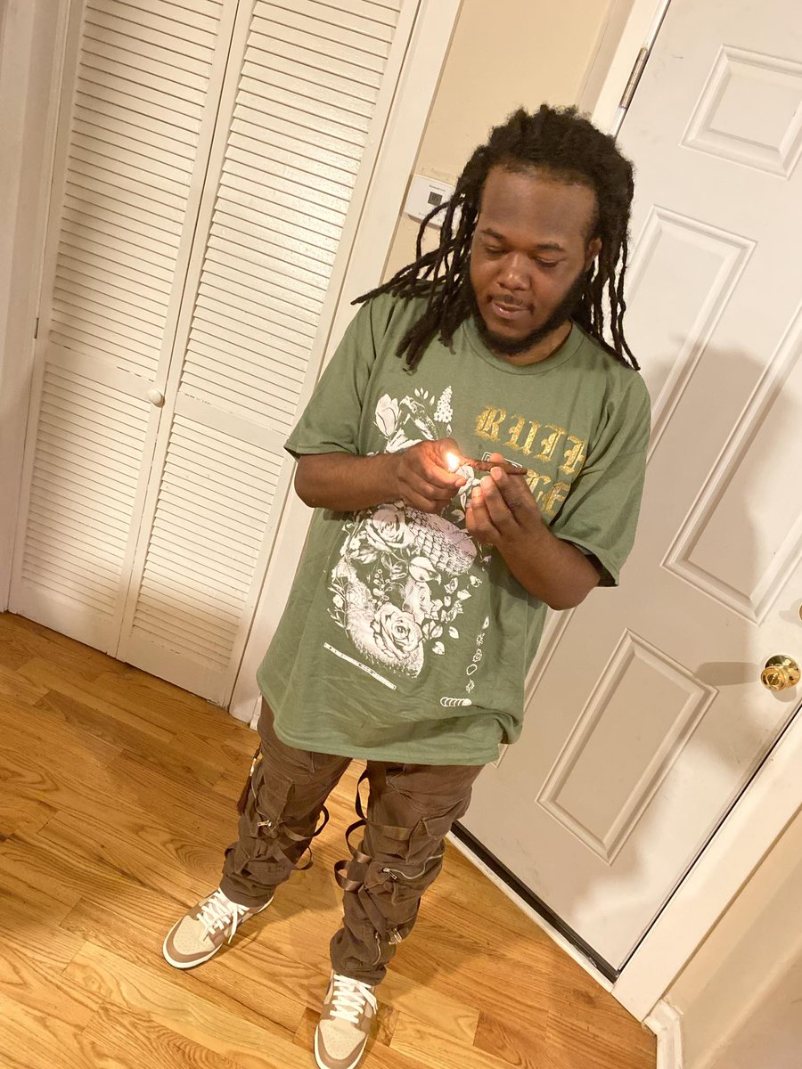 YnsDon's tweet photo. Ima tell you sum real about a street nigga ion even want everybody around me🤷🏾‍♂️🖕🏾everybody ain’t here for you, some of them just envy 🙌🏽 https://t.co/Tc6A3wTf0o
