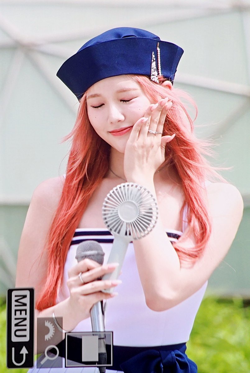 limerence_1212's tweet photo. 240711

#위클리 #Weeekly #수진 #이수진 #soojin #leesoojin https://t.co/t77DKy8kWD