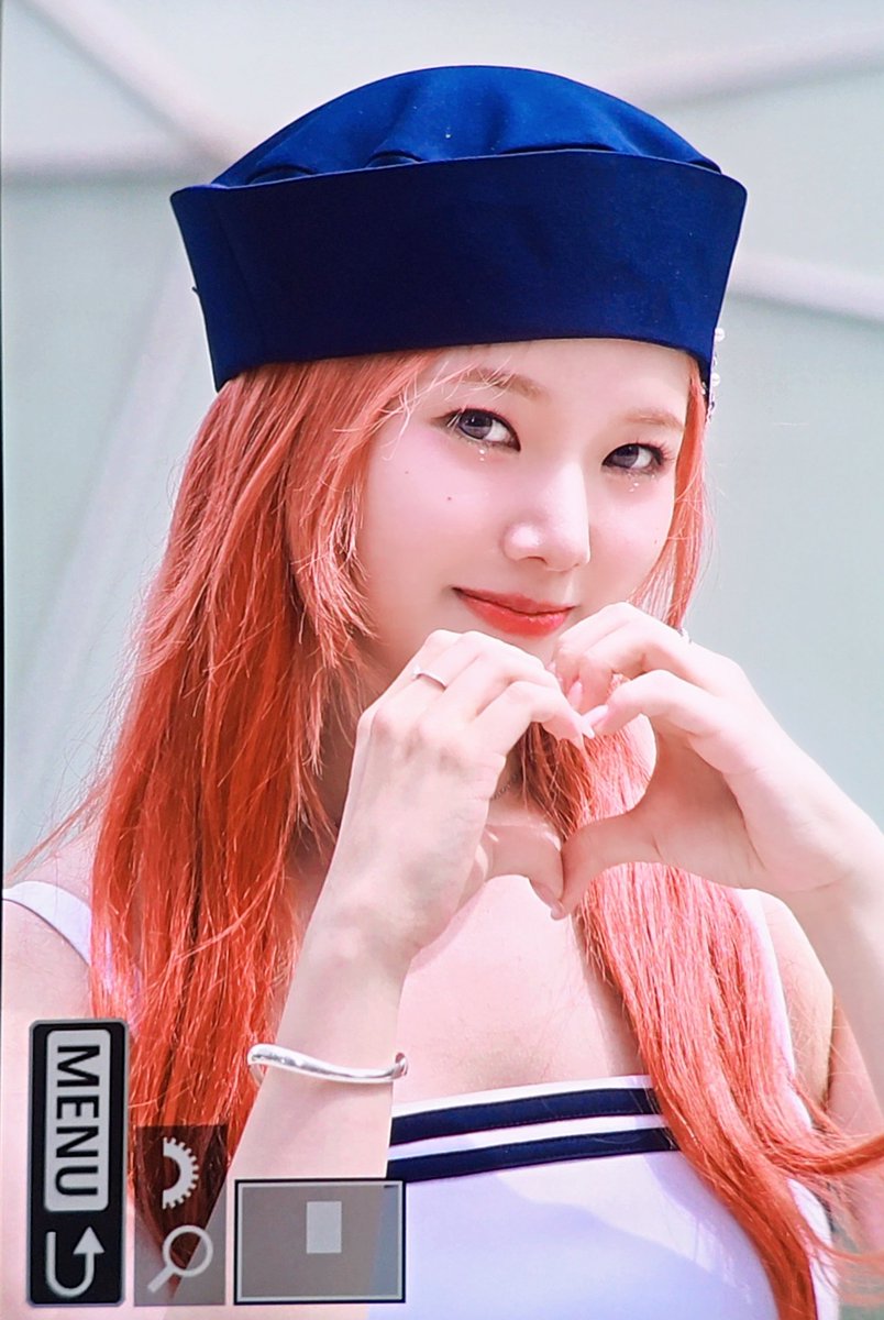 limerence_1212's tweet photo. 240711

#위클리 #Weeekly #수진 #이수진 #soojin #leesoojin https://t.co/t77DKy8kWD