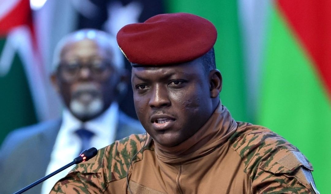 GlobeEyeNews's tweet photo. Burkina Faso President Ibrahim Traore:

France and Britain are responsible for all the evil in Africa. https://t.co/LgdsUiIClR