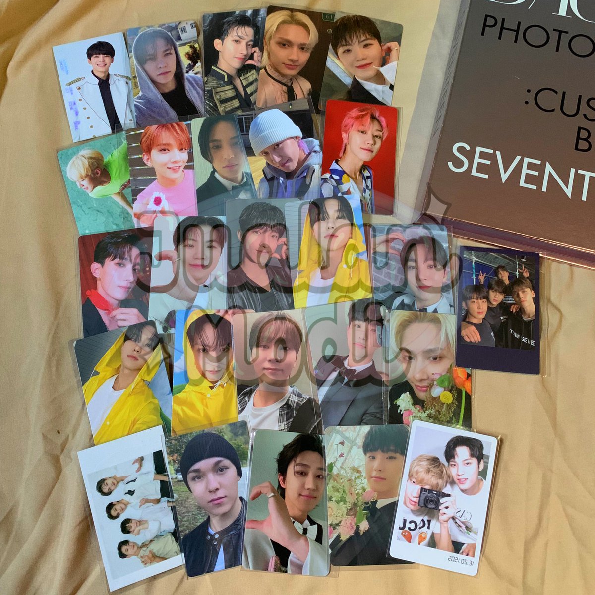 wcogyu's tweet photo. jd ini sisa koleksian aku huhu prefer yg bisa take separohnya/take all sekalian https://t.co/uzRjJk5xMO