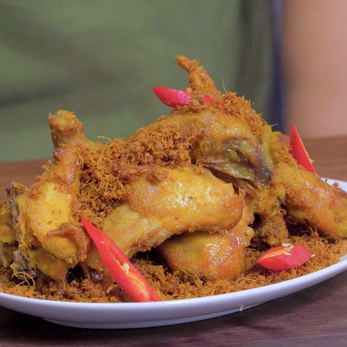 MasakTV's tweet photo. Harga ayam lagi turun, saatnya kita ulik resep - resep ayam gak sih?! 🤩

- thread serba ayam - 
(tanpa affiliate tentunya 🥳) https://t.co/CkIkgJGkwm