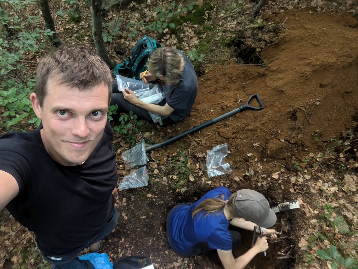 OkMusiel's tweet photo. The best summer office ⛰️🌳⛏️
#Carpathians @SOILab_UJ https://t.co/FYCGJmuqLW