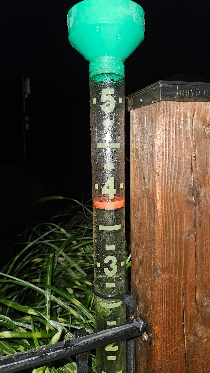 Lots of rain just north of #komokaont and west of  #londonont #onstorm 
That's around 95mm since Beryl arrived