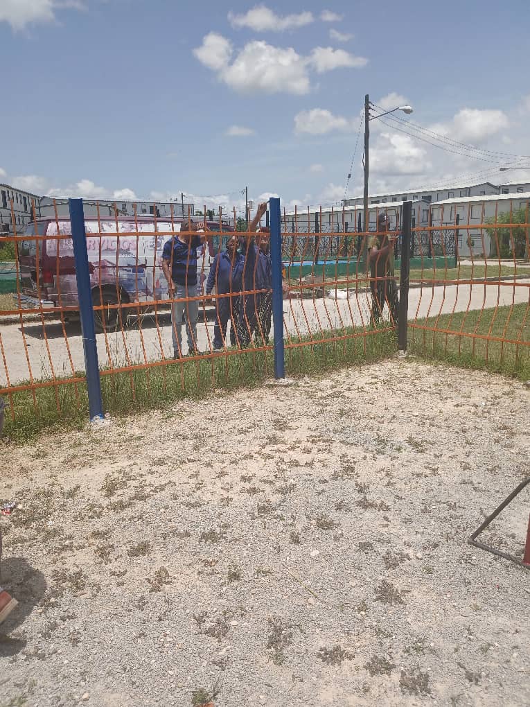 EsttOficial's tweet photo. En la tarde de hoy continuaron las obras en la comunidad Nueva Creación, en el municipio #Cotorro.
#CotorroEn26
#ModoVerano https://t.co/kr9pPqUp2O