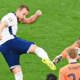 WillemHus's tweet image. Finale #EURO2024 #VARVAR