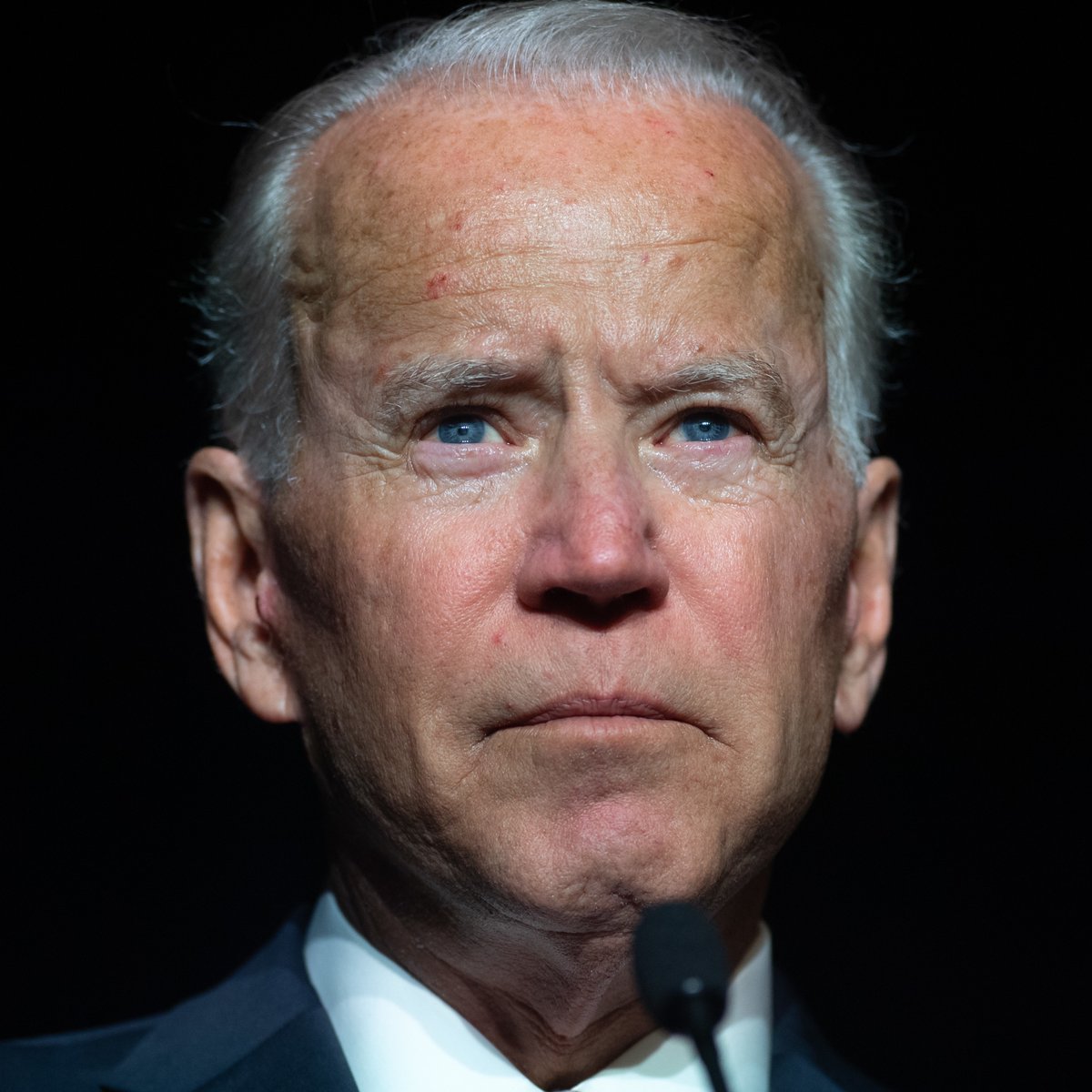 anyonewantchips's tweet image. Apparently, Trump could rape a 13-year-old girl on 5th Avenue &amp;amp; the media would still have a feeding frenzy on Joe Biden’s age. #TrumpPedoFiles