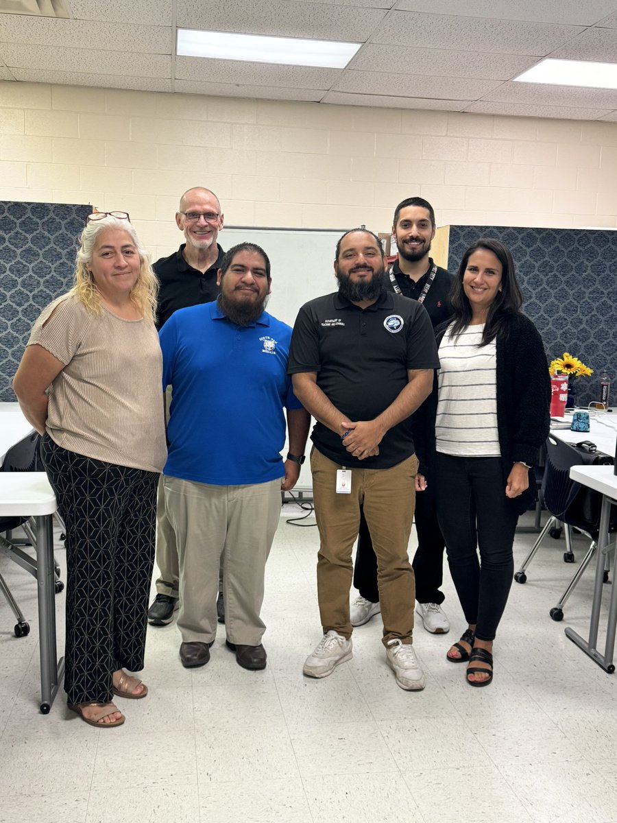 Thank you <a href="/jefflukens0613/">Jeff Lukens</a> for truly inspiring us here in #SouthSanISD. I truly feel that these guys are ready to show off how <a href="/TICalculators/">Texas Instruments Education</a> can be utilized in math and science classrooms. 🙏🙏🙏🙏