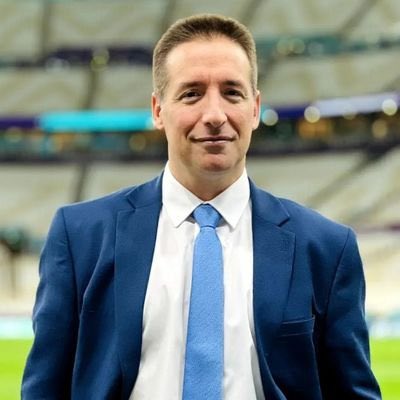 nicomzz's tweet photo. Y finalmente este salame.
Absolutamente psiquiátrico, desacatado.

Podes jugar al relator-hincha, pero este es un termo fanático que roza lo violento.

Ve horrible el futbol, y se queja como un llorón en jugadas que son evidentes.
Asco. https://t.co/5fiRl1AHdx