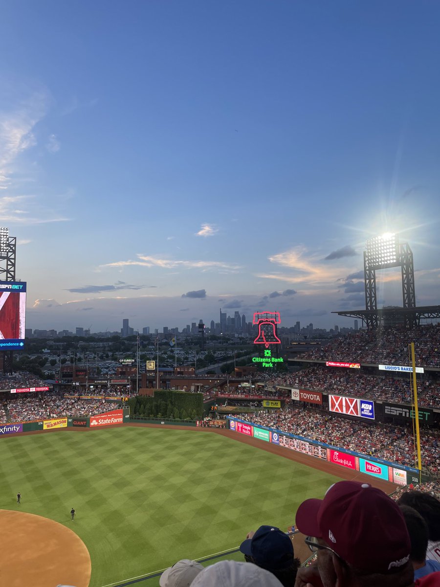 Courtney L Smith tweet media