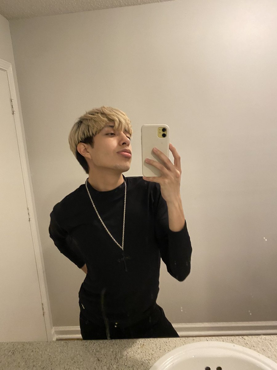 SKiNNi.Xo tweet media