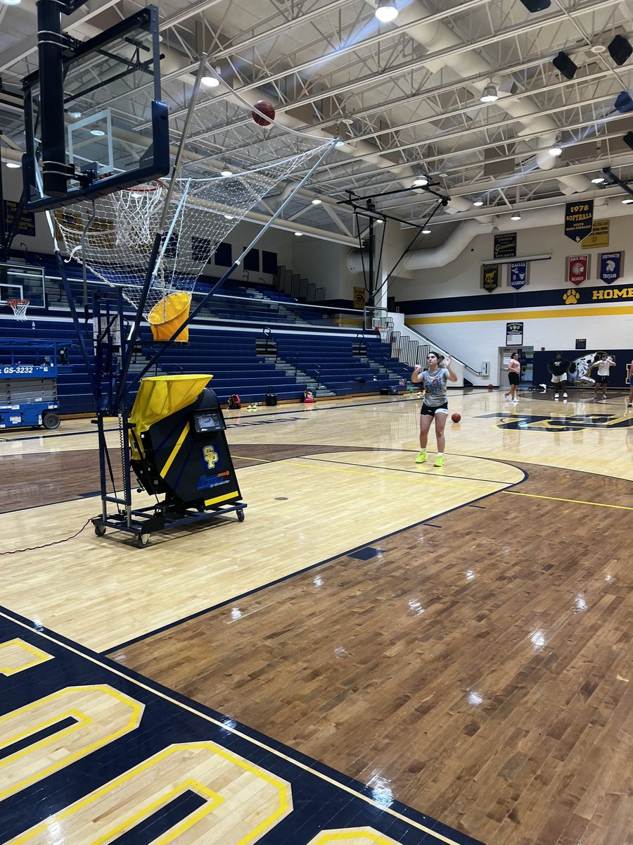 Nothing better than getting some late night shots up before run4theroses #StayActive