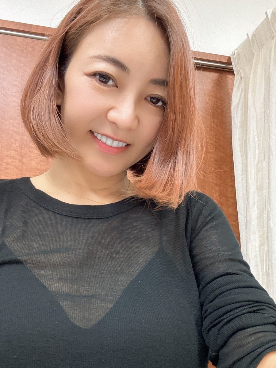 hitomiryo_sub's tweet photo. 蕁麻疹が出てしまって今日もまた血液🩸検査💦

血がなくなっちゃうよぉ〜😢

みんなも体調大丈夫かな？ https://t.co/rQsKsoB8FO