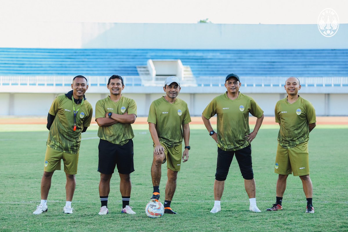Today! Coach Seto is back with team ⚽️💙 

#LaskarMataram
#AYDK